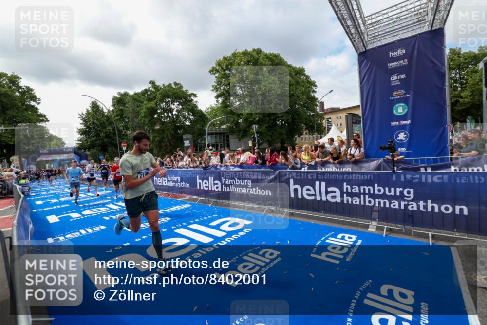 29.06.2025 - hella hamburg halbmarathon Zöllner http://msf.ph/oto/8402001 29.06.2025 10:37:53 Ziel 1615, 2196, 2404, 9171, 13148, 18103, 18276, 18277, 18529 meine-sportfotos.de