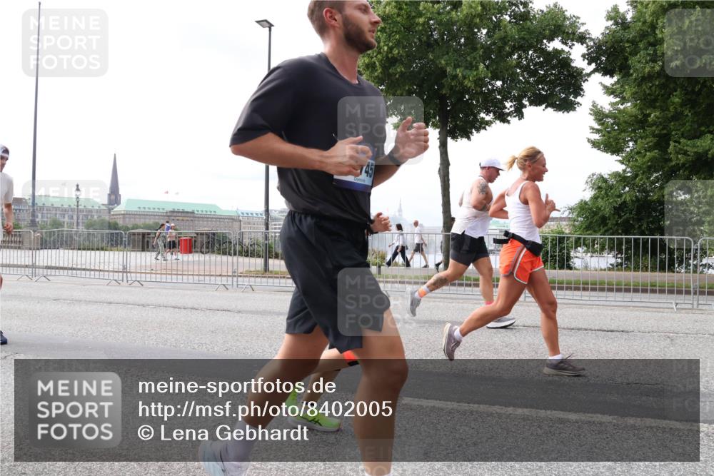 29.06.2025 - hella hamburg halbmarathon Lena Gebhardt http://msf.ph/oto/8402005 29.06.2025 10:23:53 Lombardsbrücke 45, 1048, 1304, 1389, 1444, 1545, 2125, 2489, 3013, 3185, 3579, 4122, 4391, 4597, 4646, 4990, 4993, 5039, 5055, 5160, 5258, 5260, 5358, 5406, 5661, 5954, 6747, 7013, 7029, 7426, 8031, 8141, 8149, 8181, 8502, 8676, 8717, 9217, 9603, 9715, 10649, 11044, 11300, 11306, 11347, 11415, 11454, 11793, 12874, 13149, 14510, 14512, 14521, 15709, 15739, 15853, 16185, 16251, 17199 meine-sportfotos.de