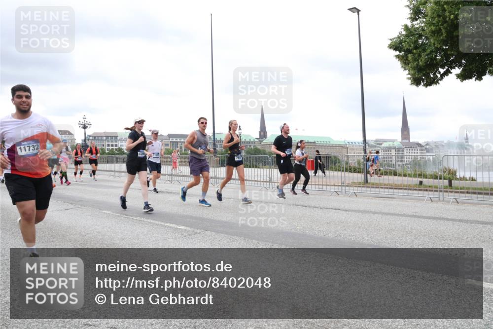 29.06.2025 - hella hamburg halbmarathon Lena Gebhardt http://msf.ph/oto/8402048 29.06.2025 10:58:13 Lombardsbrücke 11732, 1056, 11037, 1001, 1388, 1845, 2015, 2043, 2169, 2273, 2275, 2451, 2900, 3540, 3644, 3868, 3936, 4059, 4117, 4429, 5104, 5159, 5655, 5676, 5782, 5988, 6316, 6337, 6825, 7193, 7262, 7556, 7617, 7664, 7783, 7977, 7990, 8076, 8159, 8439, 8440, 8441, 8442, 8474, 8512, 8713, 8773, 8888, 9123, 9180, 9239, 9319, 9394, 9398, 9436, 9481, 9613, 9636, 9832, 10498 meine-sportfotos.de
