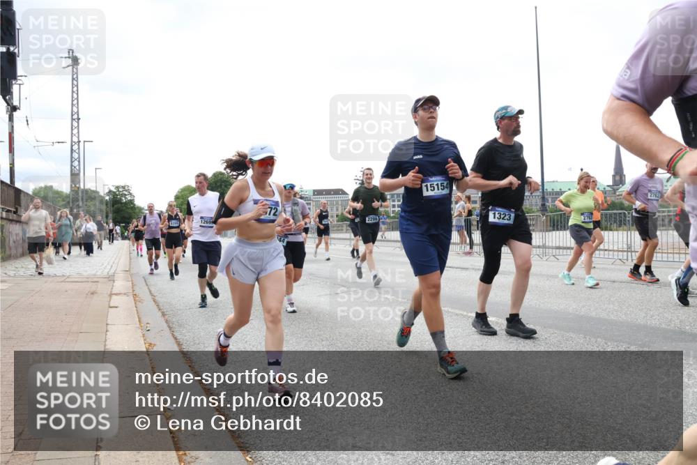 29.06.2025 - hella hamburg halbmarathon Lena Gebhardt http://msf.ph/oto/8402085 29.06.2025 10:40:52 Lombardsbrücke 1269, 72, 2299, 15154, 1323, 2762, 1075, 1317, 1323, 2042, 2173, 2206, 2299, 2762, 2763, 2805, 2858, 3121, 3293, 3306, 3432, 3694, 4044, 4234, 4411, 4530, 4612, 4638, 4774, 4775, 4906, 4972, 5059, 5086, 5225, 5549, 5702, 5753, 6076, 6088, 6098, 6163, 6229, 6278, 6280, 6289, 6474, 6842, 7293, 7661, 7829, 7956, 8053, 8054, 8307, 8378, 8391, 8429, 8430, 8751, 8769, 9009, 9237, 9962, 10269, 10407, 10644, 10835, 11053 meine-sportfotos.de