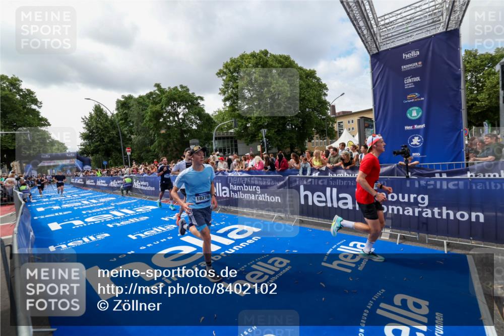29.06.2025 - hella hamburg halbmarathon Zöllner http://msf.ph/oto/8402102 29.06.2025 10:37:55 Ziel 2196, 2404, 3480, 3530, 9171, 13148, 18103, 18276, 18277, 18529 meine-sportfotos.de