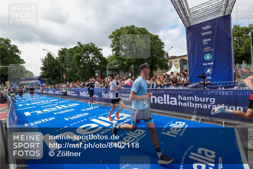 29.06.2025 - hella hamburg halbmarathon Zöllner http://msf.ph/oto/8402118 29.06.2025 10:37:55 Ziel 2196, 2404, 3480, 3530, 9171, 13148, 18103, 18276, 18277, 18529 meine-sportfotos.de