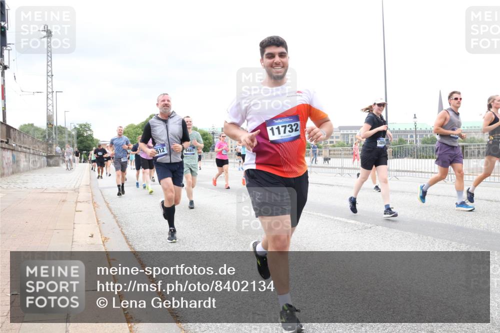 29.06.2025 - hella hamburg halbmarathon Lena Gebhardt http://msf.ph/oto/8402134 29.06.2025 10:58:14 Lombardsbrücke 512, 9481, 11732, 1056, 1001, 1388, 1845, 2015, 2043, 2169, 2273, 2275, 2451, 2900, 3540, 3644, 3868, 3936, 4059, 4117, 4429, 5104, 5159, 5655, 5676, 5782, 5988, 6316, 6337, 6825, 7193, 7262, 7556, 7617, 7664, 7783, 7977, 7990, 8076, 8159, 8439, 8440, 8441, 8442, 8474, 8512, 8713, 8773, 8888, 9123, 9180, 9239, 9319, 9394, 9398, 9436, 9481, 9636, 9832, 10498 meine-sportfotos.de