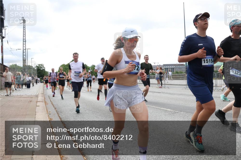 29.06.2025 - hella hamburg halbmarathon Lena Gebhardt http://msf.ph/oto/8402212 29.06.2025 10:40:53 Lombardsbrücke 628, 1269, 4044, 72, 15154, 1323, 1075, 1317, 1323, 1731, 2042, 2173, 2206, 2299, 2762, 2763, 2805, 2858, 3121, 3293, 3306, 3432, 3694, 4044, 4234, 4411, 4530, 4612, 4638, 4774, 4775, 4906, 4972, 5059, 5086, 5225, 5549, 5702, 5753, 6076, 6088, 6098, 6163, 6229, 6278, 6280, 6289, 6474, 6842, 7293, 7661, 7829, 7956, 8053, 8054, 8378, 8391, 8429, 8430, 8751, 8769, 9009, 9237, 9962, 10269, 10407, 10644, 10835, 11053 meine-sportfotos.de