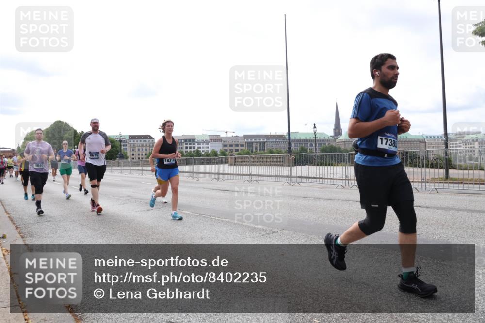 29.06.2025 - hella hamburg halbmarathon Lena Gebhardt http://msf.ph/oto/8402235 29.06.2025 10:23:55 Lombardsbrücke 4646, 15739, 8676, 18314, 17385, 1048, 1304, 1389, 1444, 1545, 2125, 2489, 3013, 3185, 3579, 4122, 4391, 4597, 4646, 4990, 4993, 5039, 5055, 5160, 5258, 5260, 5358, 5406, 5661, 5954, 6747, 7013, 7029, 7426, 7920, 8031, 8141, 8149, 8181, 8187, 8502, 8676, 8717, 9217, 9603, 9715, 10649, 11044, 11300, 11306, 11347, 11415, 11454, 11793, 12874, 13149, 14512, 14521, 15709, 15739, 15853, 16185, 16251, 17199 meine-sportfotos.de
