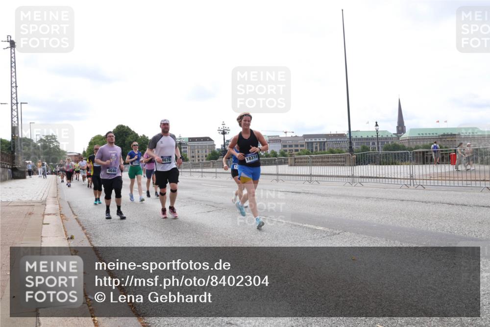 29.06.2025 - hella hamburg halbmarathon Lena Gebhardt http://msf.ph/oto/8402304 29.06.2025 10:23:55 Lombardsbrücke 4646, 15739, 8676, 18314, 1048, 1304, 1389, 1444, 1545, 2125, 2489, 3013, 3185, 3579, 4122, 4391, 4597, 4646, 4990, 4993, 5039, 5055, 5160, 5258, 5260, 5358, 5406, 5661, 5954, 6747, 7013, 7029, 7426, 7920, 8031, 8141, 8149, 8181, 8187, 8502, 8676, 8717, 9217, 9603, 9715, 10649, 11044, 11300, 11306, 11347, 11415, 11454, 11793, 12874, 13149, 14512, 14521, 15709, 15739, 15853, 16185, 16251, 17199 meine-sportfotos.de