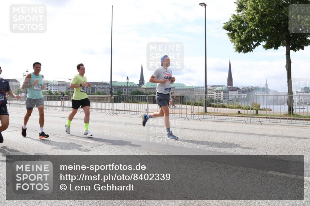 29.06.2025 - hella hamburg halbmarathon Lena Gebhardt http://msf.ph/oto/8402339 29.06.2025 10:16:18 Lombardsbrücke 35, 13215, 1257, 17592, 1156, 1212, 1244, 1308, 1599, 1651, 2071, 2076, 2165, 2436, 2803, 2835, 3030, 3134, 3156, 3167, 3484, 3648, 3687, 4478, 4583, 4637, 4828, 5046, 5294, 5423, 6024, 6488, 7158, 7358, 7753, 7897, 8169, 8274, 8295, 8554, 8597, 8645, 8707, 8746, 8847, 8885, 9601, 9628, 9664, 9675, 9784, 9802, 9810, 9881, 10076, 10107, 10139, 10141, 10183, 10292, 10844, 10990, 11113, 11303, 11344, 11345, 11478, 11774, 11783, 11818, 12427 meine-sportfotos.de