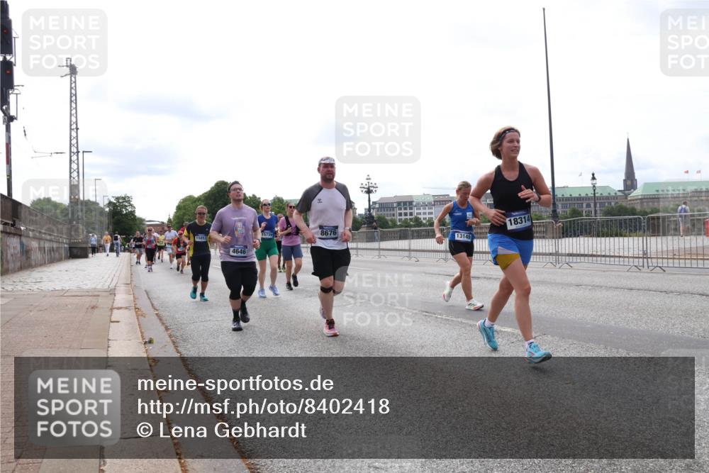 29.06.2025 - hella hamburg halbmarathon Lena Gebhardt http://msf.ph/oto/8402418 29.06.2025 10:23:55 Lombardsbrücke 18314, 15739, 8676, 13149, 15853, 4646, 1048, 1304, 1389, 1444, 1545, 2125, 2489, 3013, 3185, 3579, 4122, 4391, 4597, 4646, 4990, 4993, 5039, 5055, 5160, 5258, 5260, 5358, 5406, 5661, 5954, 6747, 7013, 7029, 7426, 7920, 8031, 8141, 8149, 8181, 8187, 8502, 8676, 8717, 9217, 9603, 9715, 10649, 11044, 11300, 11306, 11347, 11415, 11454, 11793, 12874, 13149, 14512, 14521, 15709, 15739, 15853, 16185, 16251, 17199 meine-sportfotos.de