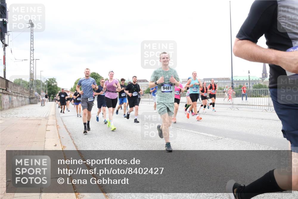 29.06.2025 - hella hamburg halbmarathon Lena Gebhardt http://msf.ph/oto/8402427 29.06.2025 10:58:15 Lombardsbrücke 2273, 7262, 11636, 9481, 11615, 15282, 1001, 1388, 1845, 2015, 2043, 2169, 2273, 2275, 2451, 2900, 3540, 3644, 3868, 3936, 4059, 4117, 4429, 5104, 5159, 5655, 5676, 5782, 5988, 6316, 6337, 6825, 7193, 7262, 7556, 7617, 7664, 7783, 7870, 7977, 7990, 8076, 8439, 8440, 8441, 8442, 8474, 8512, 8713, 8773, 8888, 9123, 9180, 9239, 9319, 9394, 9398, 9436, 9481, 9636, 9832, 10498 meine-sportfotos.de