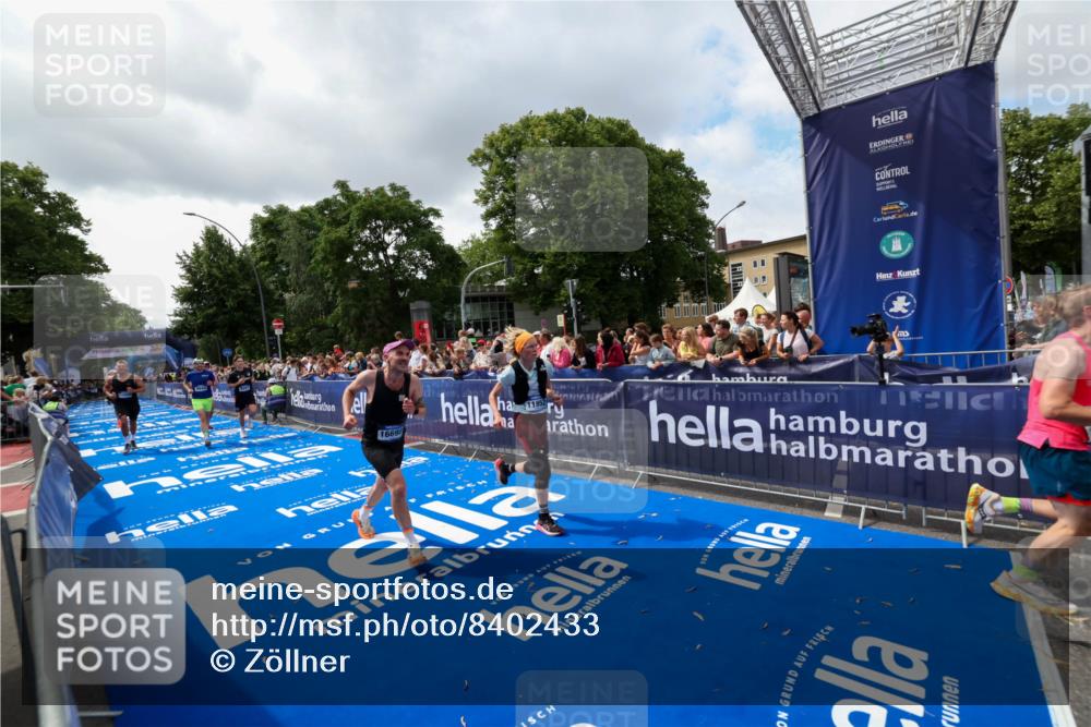 29.06.2025 - hella hamburg halbmarathon Zöllner http://msf.ph/oto/8402433 29.06.2025 10:38:08 Ziel 8091, 9944, 11049, 11952, 12915, 14274, 15382, 16698, 17623 meine-sportfotos.de