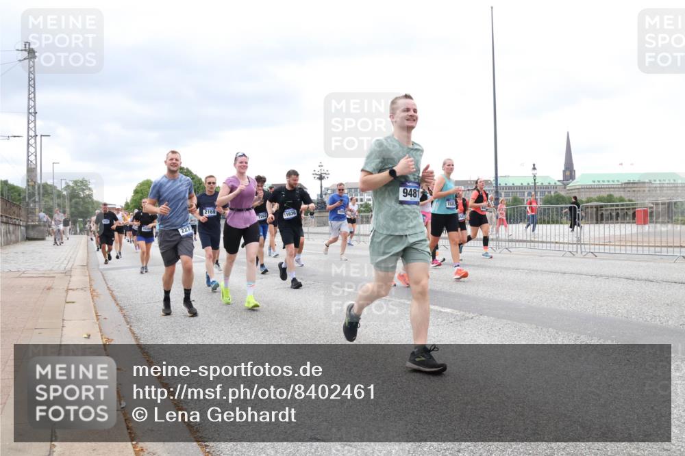 29.06.2025 - hella hamburg halbmarathon Lena Gebhardt http://msf.ph/oto/8402461 29.06.2025 10:58:16 Lombardsbrücke 2169, 2273, 7262, 11636, 9481, 152, 1001, 1388, 1646, 1845, 2043, 2169, 2273, 2275, 2451, 2900, 3540, 3644, 3868, 3936, 4117, 4429, 5104, 5159, 5655, 5676, 5732, 5782, 5988, 6316, 6337, 6825, 7193, 7262, 7556, 7617, 7664, 7783, 7870, 7977, 7990, 8076, 8439, 8440, 8441, 8442, 8474, 8512, 8701, 8713, 8773, 8888, 9123, 9180, 9225, 9239, 9319, 9394, 9398, 9436, 9481, 9636, 9832, 10498 meine-sportfotos.de