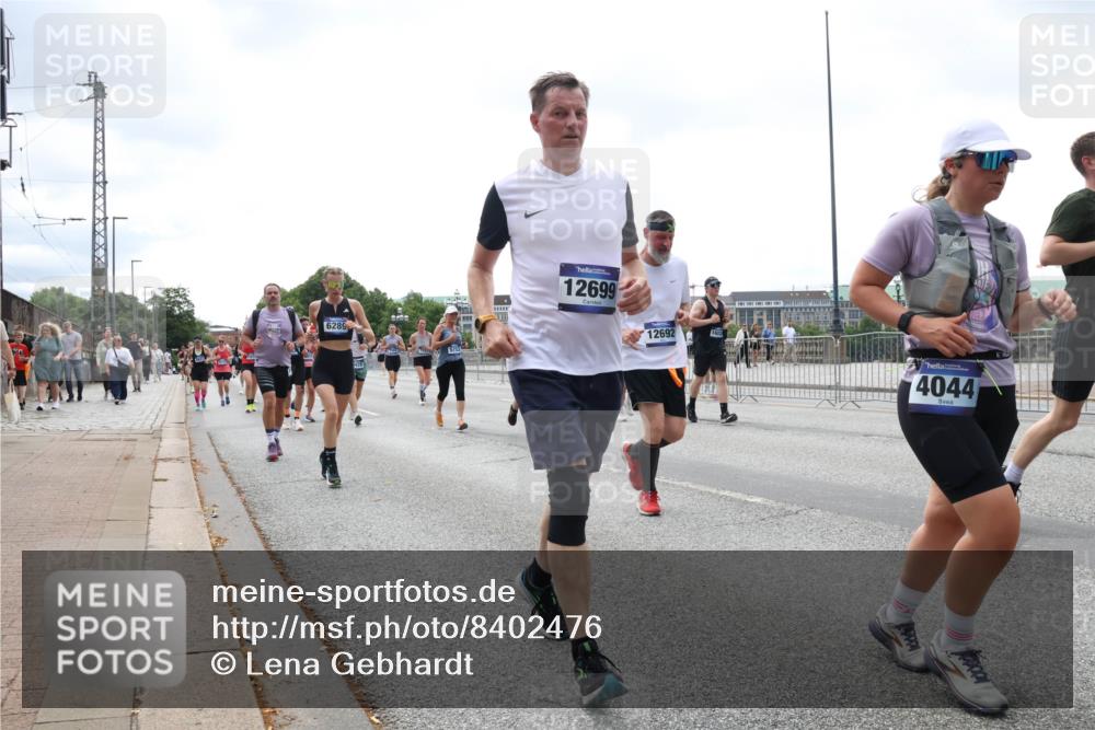 29.06.2025 - hella hamburg halbmarathon Lena Gebhardt http://msf.ph/oto/8402476 29.06.2025 10:40:54 Lombardsbrücke 6289, 12699, 12692, 4044, 1075, 1317, 1323, 1731, 2042, 2173, 2206, 2299, 2762, 2763, 2805, 2858, 3121, 3293, 3306, 3432, 3694, 4044, 4234, 4411, 4530, 4612, 4638, 4774, 4775, 4906, 4972, 5059, 5086, 5225, 5549, 5702, 5753, 6088, 6098, 6163, 6229, 6278, 6280, 6289, 6474, 6842, 7293, 7661, 7829, 7956, 8053, 8054, 8378, 8391, 8429, 8430, 8751, 8769, 9009, 9237, 9962, 10269, 10407, 10644, 10835, 11053 meine-sportfotos.de