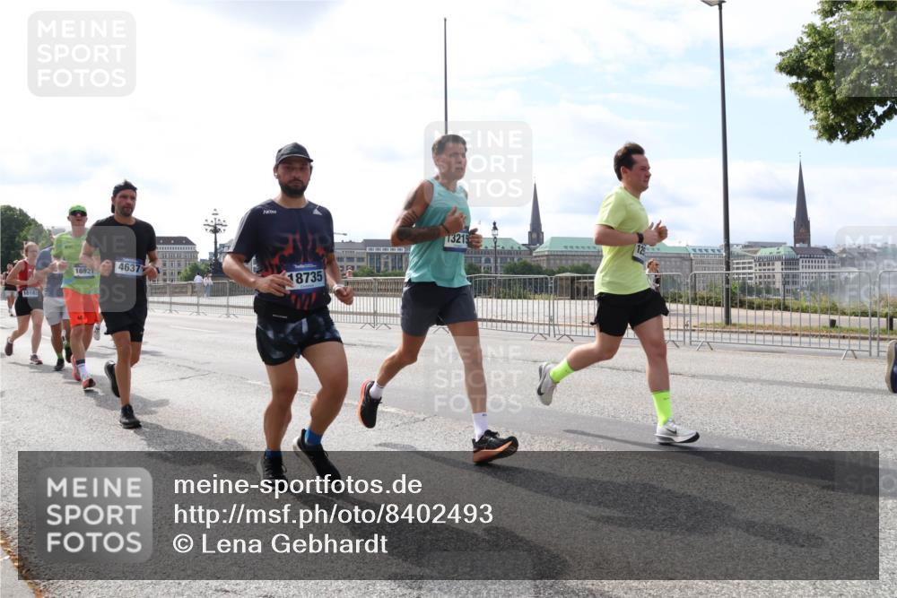 29.06.2025 - hella hamburg halbmarathon Lena Gebhardt http://msf.ph/oto/8402493 29.06.2025 10:16:19 Lombardsbrücke 10183, 4, 16921, 4637, 18735, 13215, 1156, 1212, 1244, 1308, 1599, 1651, 2071, 2076, 2165, 2347, 2436, 2803, 2835, 3030, 3134, 3156, 3167, 3484, 3648, 3687, 4478, 4583, 4637, 4828, 5046, 5294, 5423, 6024, 6488, 7158, 7358, 7753, 7897, 8169, 8274, 8295, 8554, 8597, 8645, 8707, 8746, 8847, 8885, 9601, 9628, 9664, 9675, 9784, 9802, 9810, 9881, 10076, 10107, 10139, 10141, 10183, 10292, 10844, 10990, 11113, 11303, 11344, 11345, 11478, 11774, 11783, 11818, 12427 meine-sportfotos.de