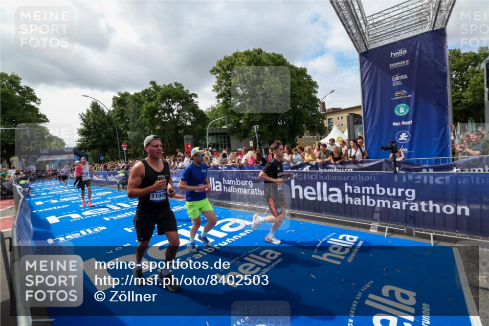 29.06.2025 - hella hamburg halbmarathon Zöllner http://msf.ph/oto/8402503 29.06.2025 10:38:10 Ziel 8091, 9944, 11049, 14274, 15382, 17623, 18986 meine-sportfotos.de