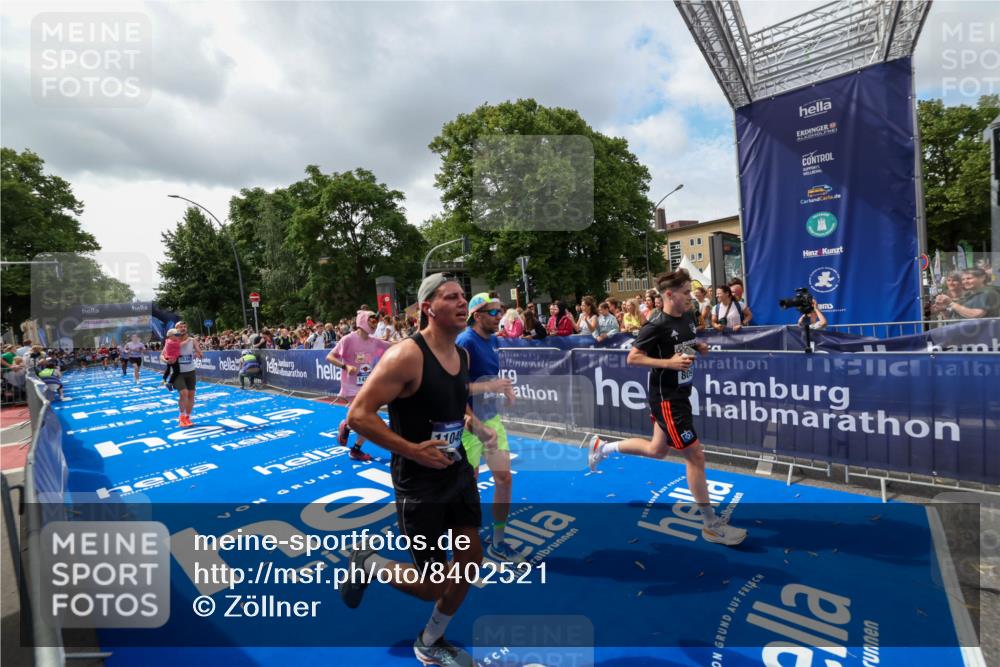 29.06.2025 - hella hamburg halbmarathon Zöllner http://msf.ph/oto/8402521 29.06.2025 10:38:11 Ziel 5091, 8091, 9944, 11049, 14274, 15382, 17623, 18986 meine-sportfotos.de