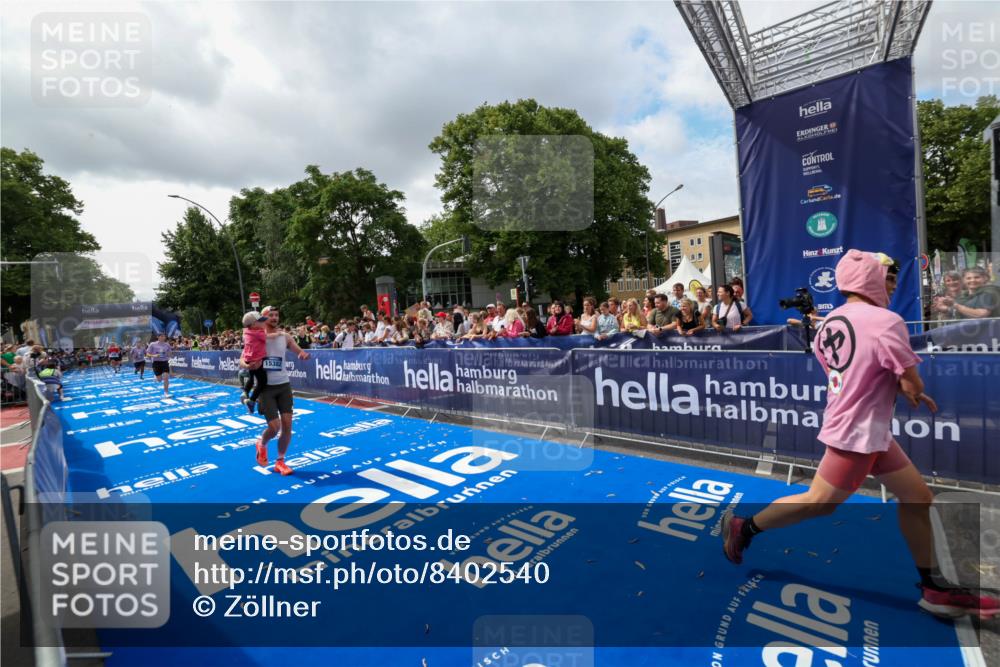 29.06.2025 - hella hamburg halbmarathon Zöllner http://msf.ph/oto/8402540 29.06.2025 10:38:12 Ziel 5091, 7743, 9944, 14274, 15382, 17623, 18986 meine-sportfotos.de
