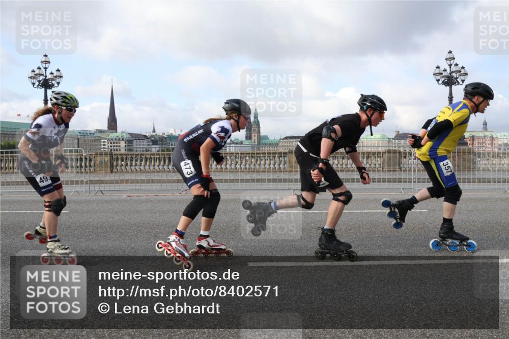 29.06.2025 - hella hamburg halbmarathon Lena Gebhardt http://msf.ph/oto/8402571 29.06.2025 08:53:29 Lombardsbrücke 494, 473, 357 meine-sportfotos.de