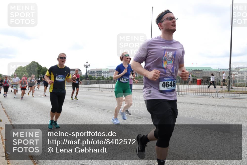 29.06.2025 - hella hamburg halbmarathon Lena Gebhardt http://msf.ph/oto/8402572 29.06.2025 10:23:58 Lombardsbrücke 15739, 15853, 4646, 1005, 1009, 1048, 1304, 1389, 1444, 1545, 2125, 2489, 3013, 3185, 3285, 3579, 4122, 4391, 4597, 4646, 4684, 4990, 4993, 5039, 5055, 5160, 5258, 5260, 5358, 5406, 5661, 5954, 6747, 7013, 7029, 7426, 7920, 8031, 8141, 8149, 8181, 8187, 8502, 8676, 8717, 9217, 9603, 9715, 10649, 11044, 11300, 11306, 11347, 11415, 11454, 11793, 13149, 14521, 15709, 15739, 15853, 16185, 16251, 17199 meine-sportfotos.de