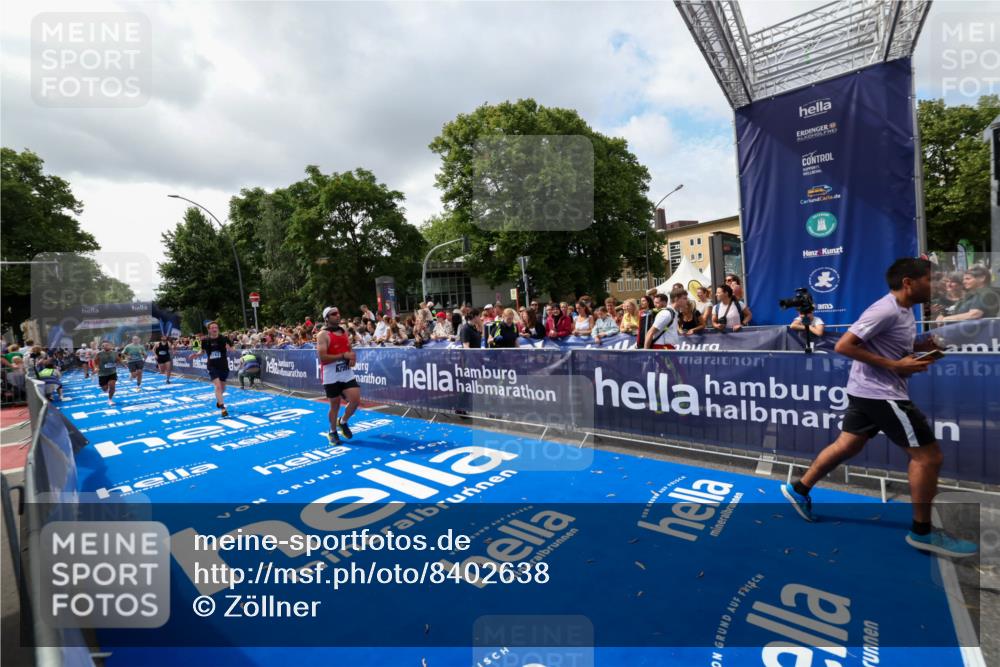 29.06.2025 - hella hamburg halbmarathon Zöllner http://msf.ph/oto/8402638 29.06.2025 10:38:18 Ziel 1688, 2849, 5091, 6095, 7743, 8002, 14688, 18584, 18986 meine-sportfotos.de