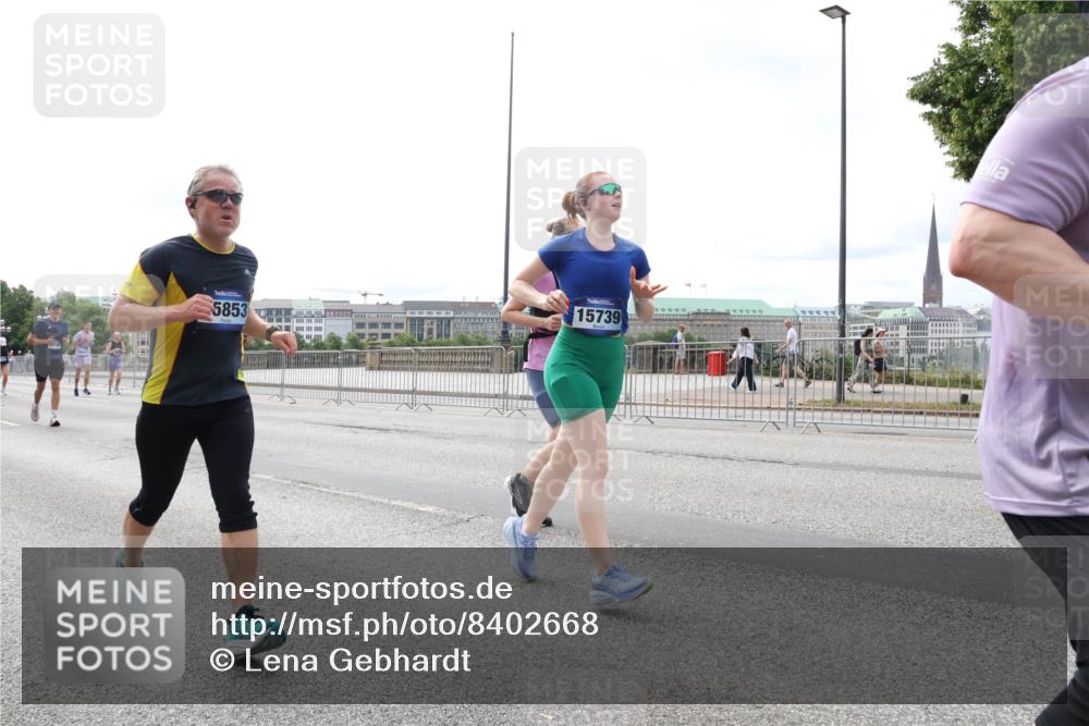 29.06.2025 - hella hamburg halbmarathon Lena Gebhardt http://msf.ph/oto/8402668 29.06.2025 10:23:58 Lombardsbrücke 5853, 15739, 1005, 1009, 1048, 1304, 1389, 1444, 1545, 2125, 2489, 3013, 3185, 3285, 3579, 4122, 4391, 4597, 4646, 4684, 4990, 4993, 5039, 5055, 5160, 5258, 5260, 5358, 5406, 5661, 5954, 6747, 7013, 7029, 7426, 7920, 8031, 8141, 8149, 8181, 8187, 8502, 8676, 8717, 9217, 9603, 9715, 10649, 11044, 11300, 11306, 11347, 11415, 11454, 11793, 13149, 14521, 15709, 15739, 15853, 16185, 16251, 17199 meine-sportfotos.de