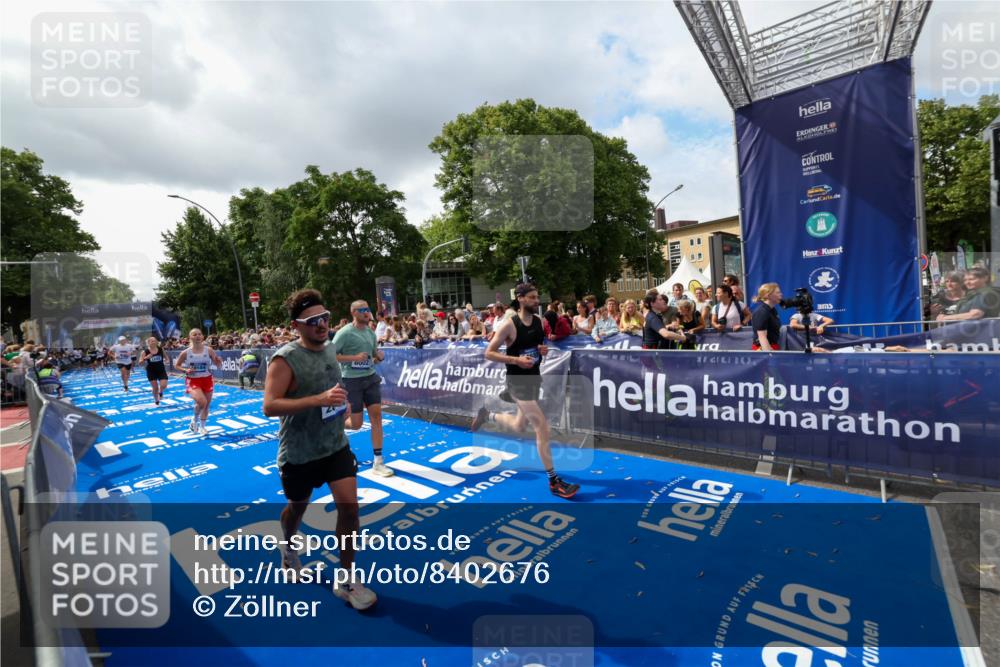 29.06.2025 - hella hamburg halbmarathon Zöllner http://msf.ph/oto/8402676 29.06.2025 10:38:22 Ziel 1042, 1688, 2849, 3431, 6095, 7110, 8002, 14688, 18584 meine-sportfotos.de