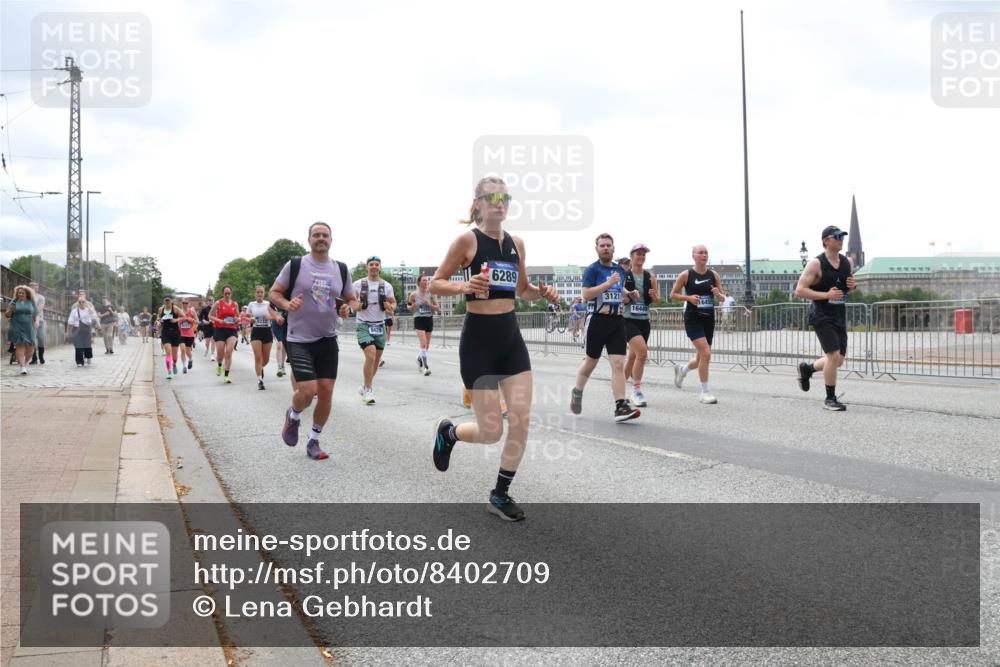 29.06.2025 - hella hamburg halbmarathon Lena Gebhardt http://msf.ph/oto/8402709 29.06.2025 10:40:56 Lombardsbrücke 8429, 6289, 3121, 16449, 1075, 1317, 1323, 1731, 2042, 2173, 2206, 2299, 2762, 2763, 2805, 2858, 3121, 3293, 3306, 3432, 3694, 4044, 4234, 4411, 4412, 4530, 4612, 4638, 4774, 4775, 4906, 4972, 5059, 5086, 5225, 5549, 5702, 5753, 6088, 6098, 6163, 6229, 6278, 6280, 6289, 6474, 6842, 7293, 7661, 7829, 7956, 8053, 8054, 8378, 8385, 8391, 8429, 8430, 8751, 8769, 8878, 9009, 9237, 9962, 10269, 10407, 10644, 10835, 11053 meine-sportfotos.de