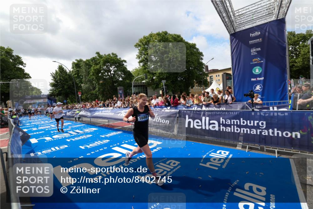 29.06.2025 - hella hamburg halbmarathon Zöllner http://msf.ph/oto/8402745 29.06.2025 10:38:24 Ziel 1042, 1688, 3431, 6095, 7110, 14992, 16075, 18584, 18761 meine-sportfotos.de