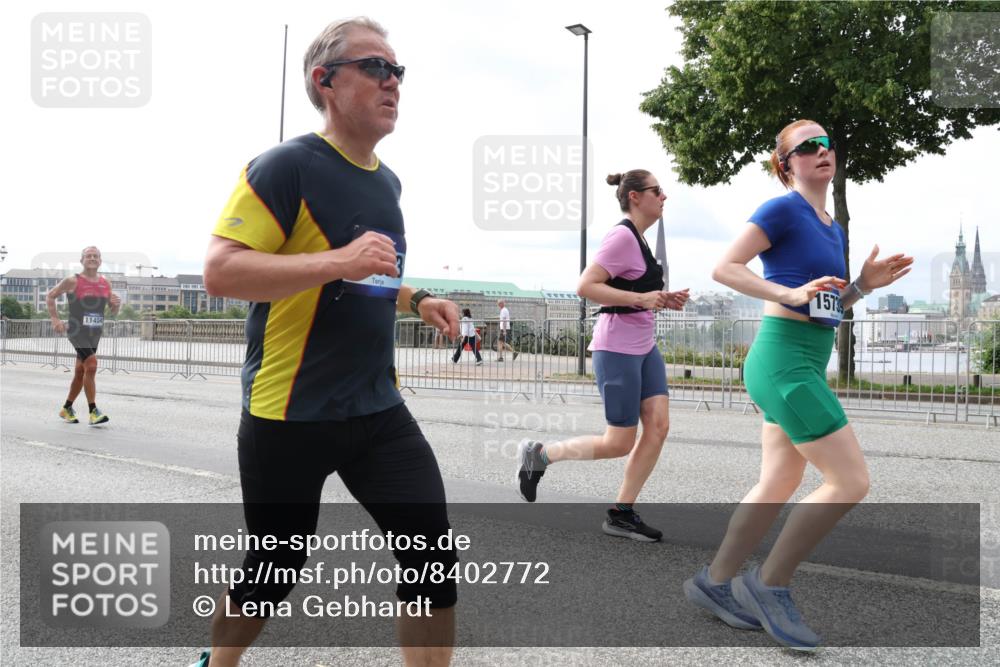 29.06.2025 - hella hamburg halbmarathon Lena Gebhardt http://msf.ph/oto/8402772 29.06.2025 10:23:59 Lombardsbrücke 11454, 1573, 1005, 1009, 1048, 1304, 1389, 1444, 1545, 2125, 2489, 3013, 3185, 3285, 3579, 4122, 4391, 4597, 4646, 4684, 4990, 4993, 5039, 5055, 5160, 5258, 5260, 5358, 5406, 5661, 5954, 6747, 7013, 7426, 7920, 8031, 8141, 8149, 8181, 8187, 8502, 8676, 8717, 9217, 9603, 9715, 10649, 11044, 11300, 11306, 11347, 11415, 11454, 11793, 13149, 14521, 15739, 15853, 16185, 16251, 17199 meine-sportfotos.de