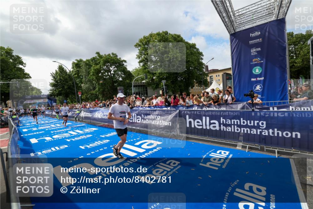 29.06.2025 - hella hamburg halbmarathon Zöllner http://msf.ph/oto/8402781 29.06.2025 10:38:26 Ziel 1042, 1710, 2745, 3014, 3431, 3790, 6095, 7110, 14992, 16075, 18761 meine-sportfotos.de