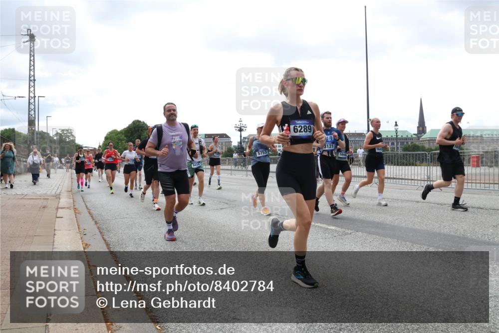 29.06.2025 - hella hamburg halbmarathon Lena Gebhardt http://msf.ph/oto/8402784 29.06.2025 10:40:56 Lombardsbrücke 12610, 8429, 5753, 6289, 3121, 1644, 1645, 1075, 1317, 1323, 1731, 2042, 2173, 2206, 2299, 2762, 2763, 2805, 2858, 3121, 3293, 3306, 3432, 3694, 4044, 4234, 4411, 4412, 4530, 4612, 4638, 4774, 4775, 4906, 4972, 5059, 5086, 5225, 5549, 5702, 5753, 6088, 6098, 6163, 6229, 6278, 6280, 6289, 6474, 6842, 7293, 7661, 7829, 7956, 8053, 8054, 8378, 8385, 8391, 8429, 8430, 8751, 8769, 8878, 9009, 9237, 9962, 10269, 10407, 10644, 10835, 11053 meine-sportfotos.de
