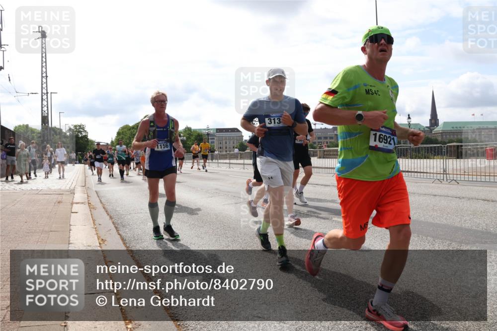 29.06.2025 - hella hamburg halbmarathon Lena Gebhardt http://msf.ph/oto/8402790 29.06.2025 10:16:21 Lombardsbrücke 1156, 313, 1301, 4, 16921, 1156, 1212, 1244, 1308, 1599, 1651, 1825, 2071, 2076, 2165, 2347, 2436, 2803, 2835, 2912, 3030, 3134, 3156, 3167, 3484, 3648, 3687, 4478, 4583, 4637, 4828, 5046, 5294, 5423, 6024, 6488, 7158, 7358, 7753, 7897, 8169, 8274, 8295, 8554, 8597, 8645, 8707, 8746, 8847, 8857, 8885, 9601, 9628, 9664, 9675, 9784, 9802, 9810, 9881, 10076, 10107, 10139, 10141, 10183, 10292, 10844, 10990, 11113, 11303, 11344, 11345, 11478, 11774, 11783, 11818, 12427 meine-sportfotos.de