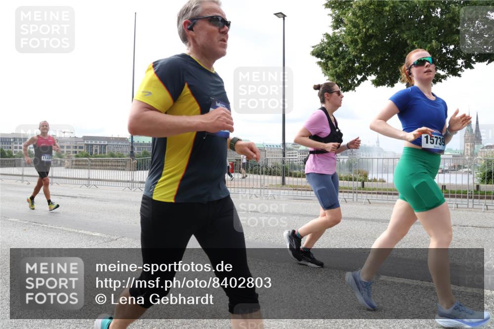 29.06.2025 - hella hamburg halbmarathon Lena Gebhardt http://msf.ph/oto/8402803 29.06.2025 10:23:59 Lombardsbrücke 11454, 15739, 1005, 1009, 1048, 1304, 1389, 1444, 1545, 2125, 2489, 3013, 3185, 3285, 3579, 4122, 4391, 4597, 4646, 4684, 4990, 4993, 5039, 5055, 5160, 5258, 5260, 5358, 5406, 5661, 5954, 6747, 7013, 7426, 7920, 8031, 8141, 8149, 8181, 8187, 8502, 8676, 8717, 9217, 9603, 9715, 10649, 11044, 11300, 11306, 11347, 11415, 11454, 11793, 13149, 14521, 15739, 15853, 16185, 16251, 17199 meine-sportfotos.de