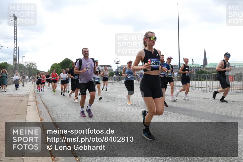 29.06.2025 - hella hamburg halbmarathon Lena Gebhardt http://msf.ph/oto/8402813 29.06.2025 10:40:56 Lombardsbrücke 8430, 8429, 5753, 5289, 1075, 1317, 1323, 1731, 2042, 2173, 2206, 2299, 2762, 2763, 2805, 2858, 3121, 3293, 3306, 3432, 3694, 4044, 4234, 4411, 4412, 4530, 4612, 4638, 4774, 4775, 4906, 4972, 5059, 5086, 5225, 5549, 5702, 5753, 6088, 6098, 6163, 6229, 6278, 6280, 6289, 6474, 6842, 7293, 7661, 7829, 7956, 8053, 8054, 8378, 8385, 8391, 8429, 8430, 8751, 8769, 8878, 9009, 9237, 9962, 10269, 10407, 10644, 10835, 11053 meine-sportfotos.de