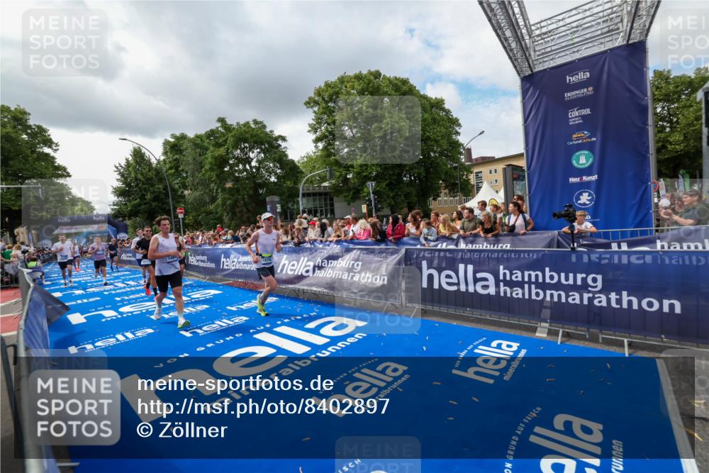 29.06.2025 - hella hamburg halbmarathon Zöllner http://msf.ph/oto/8402897 29.06.2025 10:38:31 Ziel 1710, 2745, 3014, 3790, 8571, 14992, 16075, 16280, 18357, 18761 meine-sportfotos.de