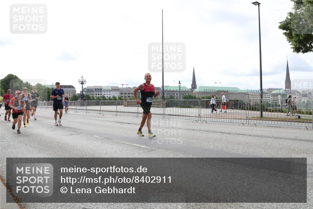 29.06.2025 - hella hamburg halbmarathon Lena Gebhardt http://msf.ph/oto/8402911 29.06.2025 10:24:00 Lombardsbrücke 1545, 4122, 8149, 1145, 1005, 1009, 1304, 1389, 1444, 1545, 2125, 2489, 3013, 3185, 3285, 3579, 4122, 4391, 4597, 4646, 4684, 4990, 4993, 5039, 5055, 5160, 5258, 5260, 5358, 5406, 5661, 5954, 6747, 7013, 7426, 7920, 8031, 8141, 8149, 8181, 8187, 8502, 8676, 8717, 9217, 9603, 9715, 10649, 11044, 11300, 11306, 11347, 11415, 11454, 11793, 12210, 13149, 14521, 15739, 15853, 16251, 17199 meine-sportfotos.de