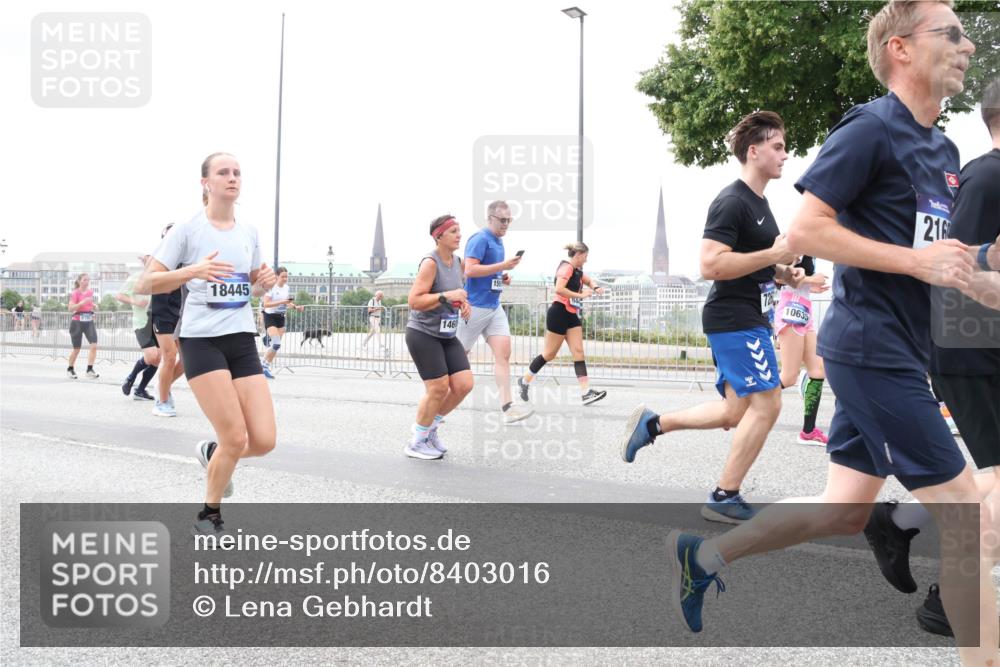 29.06.2025 - hella hamburg halbmarathon Lena Gebhardt http://msf.ph/oto/8403016 29.06.2025 10:58:19 Lombardsbrücke 18445, 146, 72, 10635, 2160, 1001, 1388, 1646, 1845, 2043, 2169, 2273, 2275, 2449, 3540, 3644, 3868, 3936, 4117, 4429, 5104, 5159, 5655, 5676, 5732, 5782, 5988, 6010, 6316, 6337, 6825, 7193, 7262, 7556, 7617, 7664, 7783, 7870, 7933, 7977, 7990, 8076, 8439, 8440, 8441, 8442, 8474, 8512, 8701, 8713, 8773, 8888, 9123, 9180, 9225, 9239, 9319, 9398, 9436, 9481, 9636, 9832, 9889, 10498 meine-sportfotos.de
