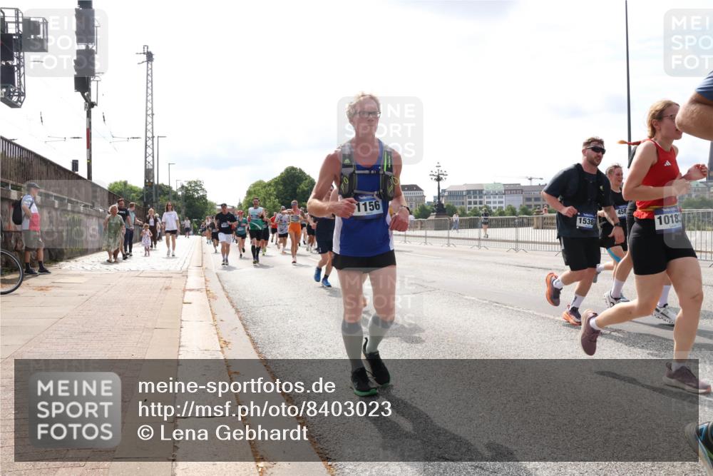 29.06.2025 - hella hamburg halbmarathon Lena Gebhardt http://msf.ph/oto/8403023 29.06.2025 10:16:22 Lombardsbrücke 1156, 1538, 458, 1018, 1156, 1212, 1244, 1308, 1599, 1651, 1825, 2071, 2076, 2165, 2347, 2436, 2803, 2835, 2912, 3030, 3134, 3156, 3484, 3648, 3687, 4478, 4583, 4637, 4828, 5046, 5294, 5423, 6024, 6488, 7158, 7358, 7753, 7897, 8169, 8274, 8295, 8317, 8554, 8597, 8645, 8707, 8746, 8847, 8857, 8885, 9601, 9628, 9664, 9675, 9784, 9802, 9810, 9881, 10076, 10107, 10139, 10141, 10183, 10292, 10844, 10990, 11113, 11303, 11344, 11345, 11478, 11774, 11783, 11818, 12427 meine-sportfotos.de