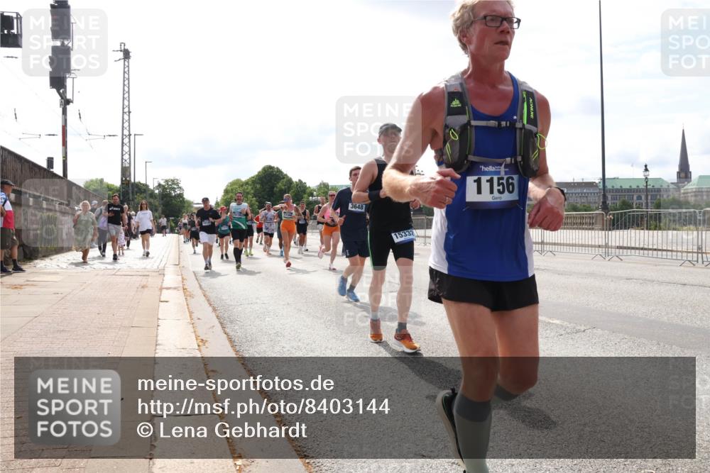 29.06.2025 - hella hamburg halbmarathon Lena Gebhardt http://msf.ph/oto/8403144 29.06.2025 10:16:22 Lombardsbrücke 3648, 15332, 1156, 1156, 1212, 1244, 1308, 1599, 1651, 1825, 2071, 2076, 2165, 2347, 2436, 2803, 2835, 2912, 3030, 3134, 3156, 3484, 3648, 3687, 4478, 4583, 4637, 4828, 5046, 5294, 5423, 6024, 6488, 7158, 7358, 7753, 7897, 8169, 8274, 8295, 8317, 8554, 8597, 8645, 8707, 8746, 8847, 8857, 8885, 9601, 9628, 9664, 9675, 9784, 9802, 9810, 9881, 10076, 10107, 10139, 10141, 10183, 10292, 10844, 10990, 11113, 11303, 11344, 11345, 11478, 11774, 11783, 11818, 12427 meine-sportfotos.de