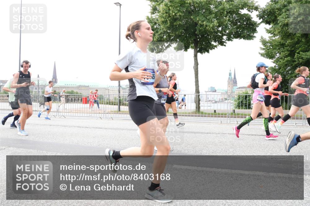 29.06.2025 - hella hamburg halbmarathon Lena Gebhardt http://msf.ph/oto/8403168 29.06.2025 10:58:19 Lombardsbrücke 146, 1063, 1001, 1388, 1646, 1845, 2043, 2169, 2273, 2275, 2449, 3540, 3644, 3868, 3936, 4117, 4429, 5104, 5159, 5655, 5676, 5732, 5782, 5988, 6010, 6316, 6337, 6825, 7193, 7262, 7556, 7617, 7664, 7783, 7870, 7933, 7977, 7990, 8076, 8439, 8440, 8441, 8442, 8474, 8512, 8701, 8713, 8773, 8888, 9123, 9180, 9225, 9239, 9319, 9398, 9436, 9481, 9636, 9832, 9889, 10498 meine-sportfotos.de