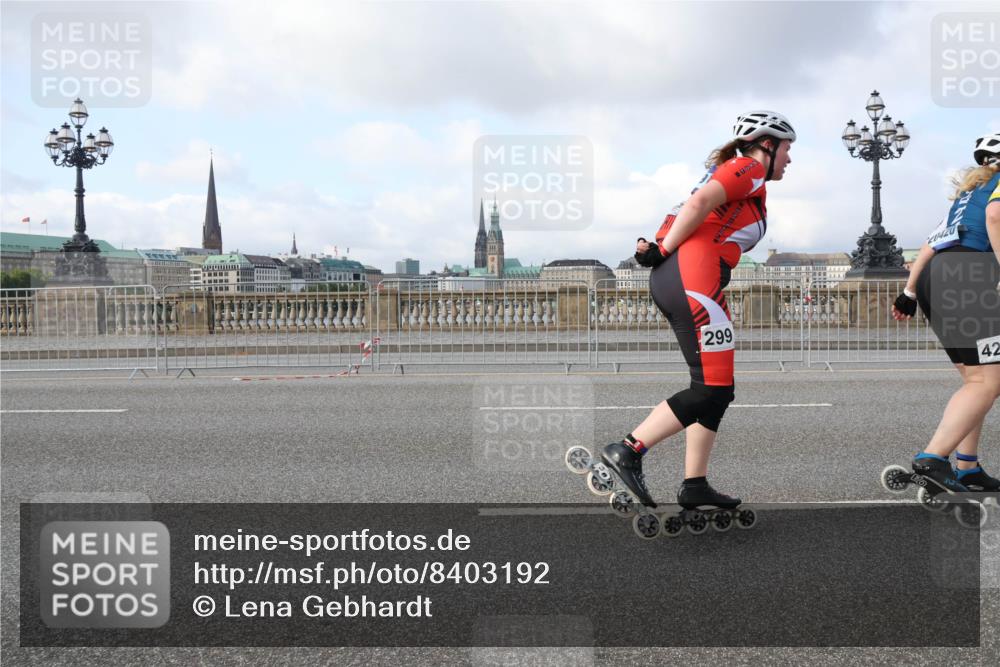 29.06.2025 - hella hamburg halbmarathon Lena Gebhardt http://msf.ph/oto/8403192 29.06.2025 08:53:30 Lombardsbrücke 20420, 299, 42 meine-sportfotos.de