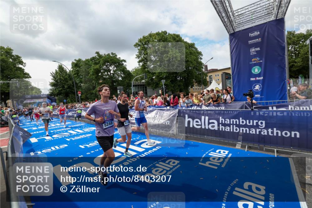 29.06.2025 - hella hamburg halbmarathon Zöllner http://msf.ph/oto/8403207 29.06.2025 10:38:48 Ziel 2296, 2719, 4148, 5248, 6684, 8450, 9264, 9540, 10218, 11055, 11281, 11282, 12772, 13755, 13800, 14093, 15372, 18188, 19004 meine-sportfotos.de