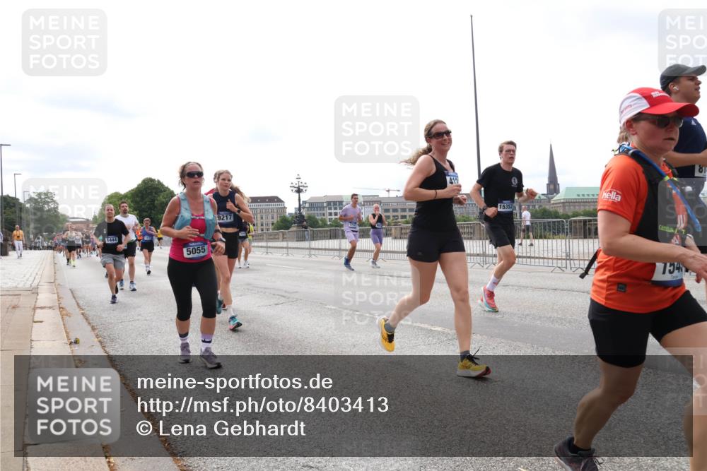 29.06.2025 - hella hamburg halbmarathon Lena Gebhardt http://msf.ph/oto/8403413 29.06.2025 10:24:03 Lombardsbrücke 1444, 5055, 9217, 419, 15352, 15, 81, 1005, 1009, 1304, 1389, 1444, 1545, 2125, 2132, 2489, 3013, 3185, 3285, 3579, 4122, 4597, 4646, 4684, 4719, 4990, 4993, 5039, 5055, 5160, 5258, 5260, 5358, 5661, 5954, 6524, 6526, 6747, 7013, 7426, 7528, 7920, 8031, 8141, 8149, 8167, 8181, 8187, 8297, 8502, 8676, 8717, 9063, 9217, 9603, 9715, 10649, 11044, 11300, 11306, 11347, 11415, 11454, 11793, 12210, 13149, 13711, 14521, 15739, 15853 meine-sportfotos.de