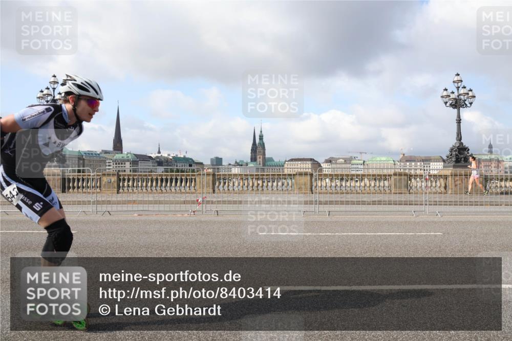 29.06.2025 - hella hamburg halbmarathon Lena Gebhardt http://msf.ph/oto/8403414 29.06.2025 08:54:04 Lombardsbrücke  meine-sportfotos.de