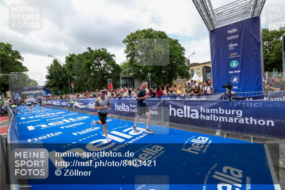 29.06.2025 - hella hamburg halbmarathon Zöllner http://msf.ph/oto/8403421 29.06.2025 10:38:56 Ziel 2980, 3783, 8958, 9540, 13137, 13755, 14093, 15257, 17722 meine-sportfotos.de