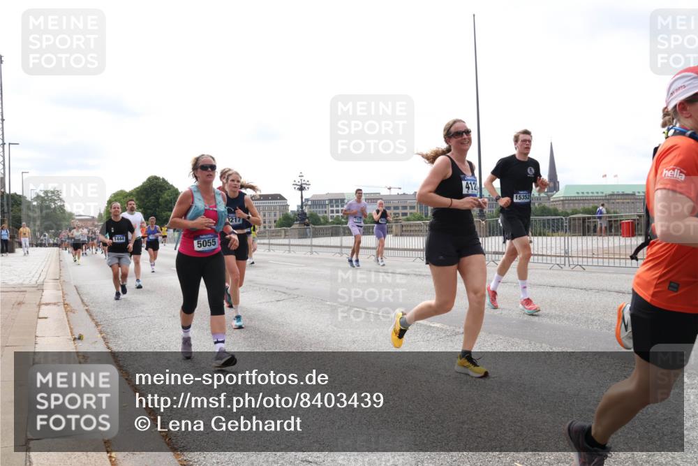 29.06.2025 - hella hamburg halbmarathon Lena Gebhardt http://msf.ph/oto/8403439 29.06.2025 10:24:03 Lombardsbrücke 1444, 5055, 217, 15352, 10075, 1005, 1009, 1304, 1389, 1444, 1545, 2125, 2132, 2489, 3013, 3185, 3285, 3579, 4122, 4597, 4646, 4684, 4719, 4990, 4993, 5039, 5055, 5160, 5258, 5260, 5358, 5661, 5954, 6524, 6526, 6747, 7013, 7426, 7528, 7920, 8031, 8141, 8149, 8167, 8181, 8187, 8297, 8502, 8676, 8717, 9063, 9217, 9603, 9715, 10649, 11044, 11300, 11306, 11347, 11415, 11454, 11793, 12210, 13149, 13711, 14521, 15739, 15853 meine-sportfotos.de