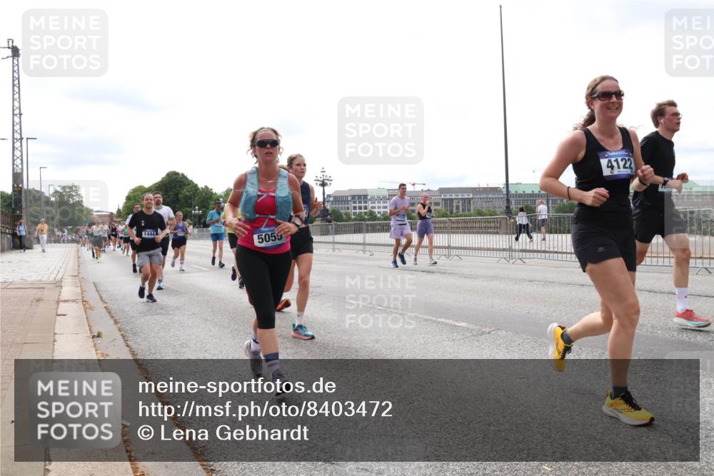 29.06.2025 - hella hamburg halbmarathon Lena Gebhardt http://msf.ph/oto/8403472 29.06.2025 10:24:03 Lombardsbrücke 1444, 5055, 17513, 4122, 1005, 1009, 1304, 1389, 1444, 1545, 2125, 2132, 2489, 3013, 3185, 3285, 3579, 4122, 4597, 4646, 4684, 4719, 4990, 4993, 5039, 5055, 5160, 5258, 5260, 5358, 5661, 5954, 6524, 6526, 6747, 7013, 7426, 7528, 7920, 8031, 8141, 8149, 8167, 8181, 8187, 8297, 8502, 8676, 8717, 9063, 9217, 9603, 9715, 10649, 11044, 11300, 11306, 11347, 11415, 11454, 11793, 12210, 13149, 13711, 14521, 15739, 15853 meine-sportfotos.de