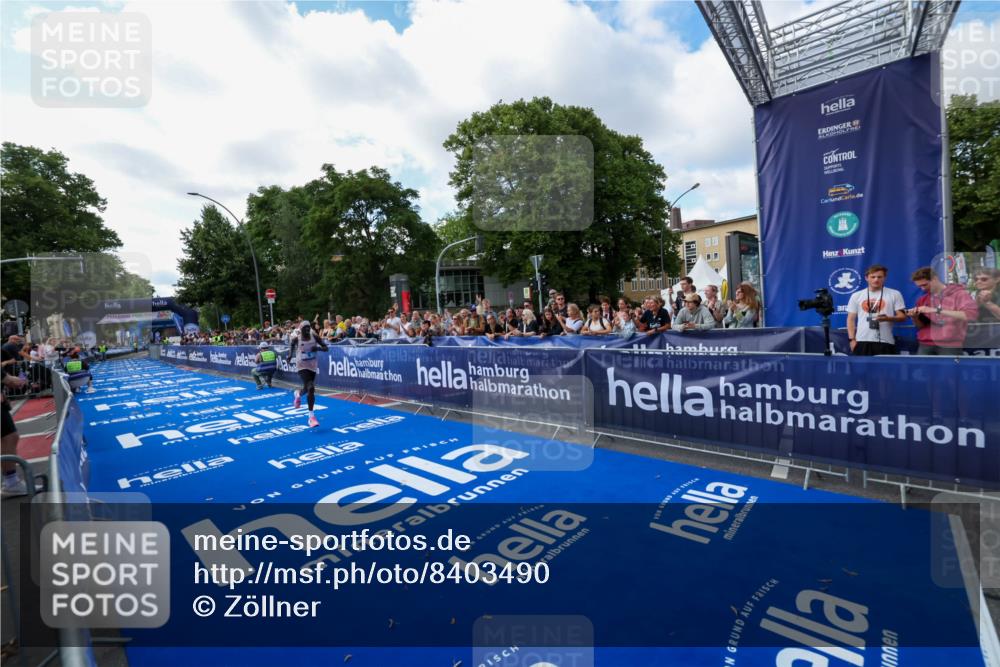 29.06.2025 - hella hamburg halbmarathon Zöllner http://msf.ph/oto/8403490 29.06.2025 10:01:12 Ziel 5 meine-sportfotos.de