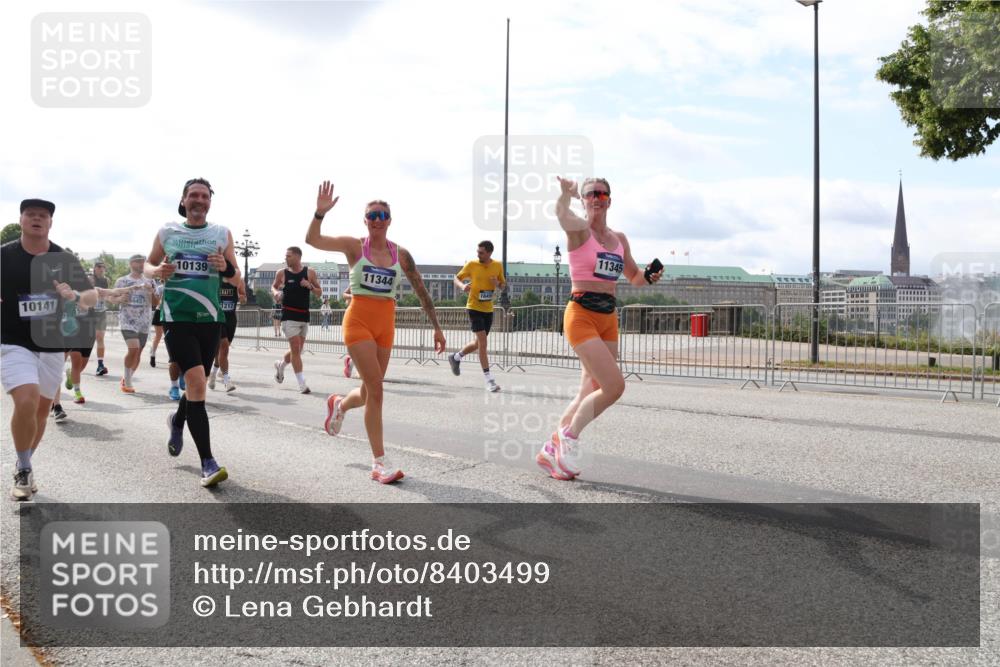 29.06.2025 - hella hamburg halbmarathon Lena Gebhardt http://msf.ph/oto/8403499 29.06.2025 10:16:25 Lombardsbrücke 10141, 10139, 1212, 11344, 1645, 11345, 1156, 1212, 1244, 1308, 1599, 1651, 1825, 2071, 2076, 2165, 2347, 2436, 2803, 2835, 2912, 3030, 3134, 3156, 3176, 3484, 3648, 3687, 4478, 4583, 4637, 4828, 5036, 5037, 5046, 5294, 5423, 6024, 6488, 7158, 7358, 7753, 7897, 8169, 8274, 8295, 8317, 8554, 8597, 8645, 8707, 8847, 8857, 9601, 9628, 9664, 9676, 9784, 9802, 9810, 9881, 10076, 10107, 10139, 10141, 10183, 10232, 10292, 10844, 10990, 11113, 11344, 11345, 11818 meine-sportfotos.de