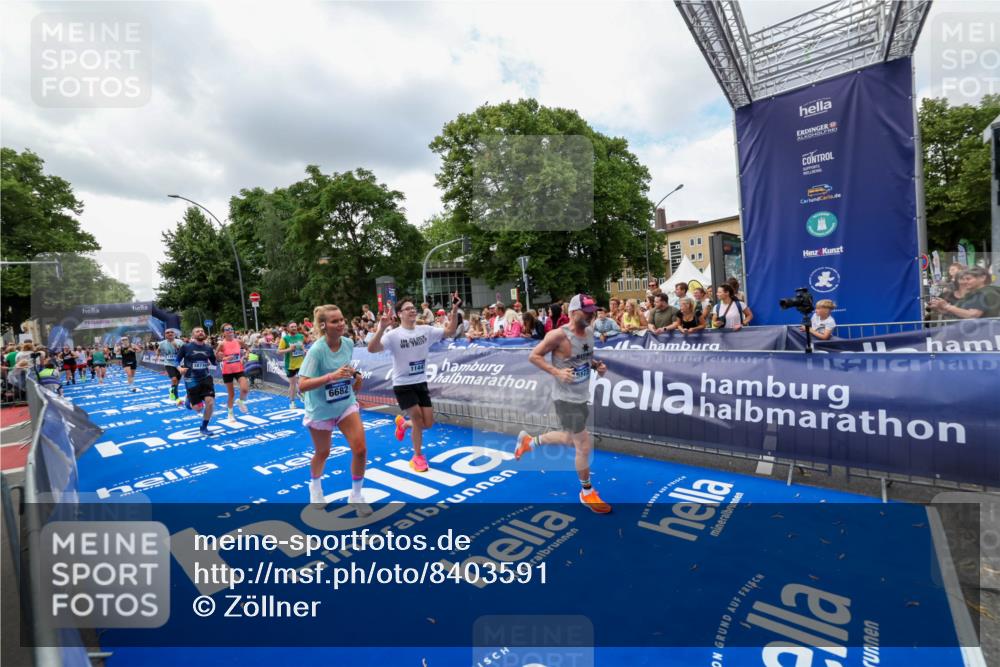 29.06.2025 - hella hamburg halbmarathon Zöllner http://msf.ph/oto/8403591 29.06.2025 10:39:07 Ziel 1164, 1445, 1803, 2262, 4359, 4759, 6682, 6686, 6687, 11447, 11619, 12137, 15561, 15873, 16820, 18734, 19151 meine-sportfotos.de