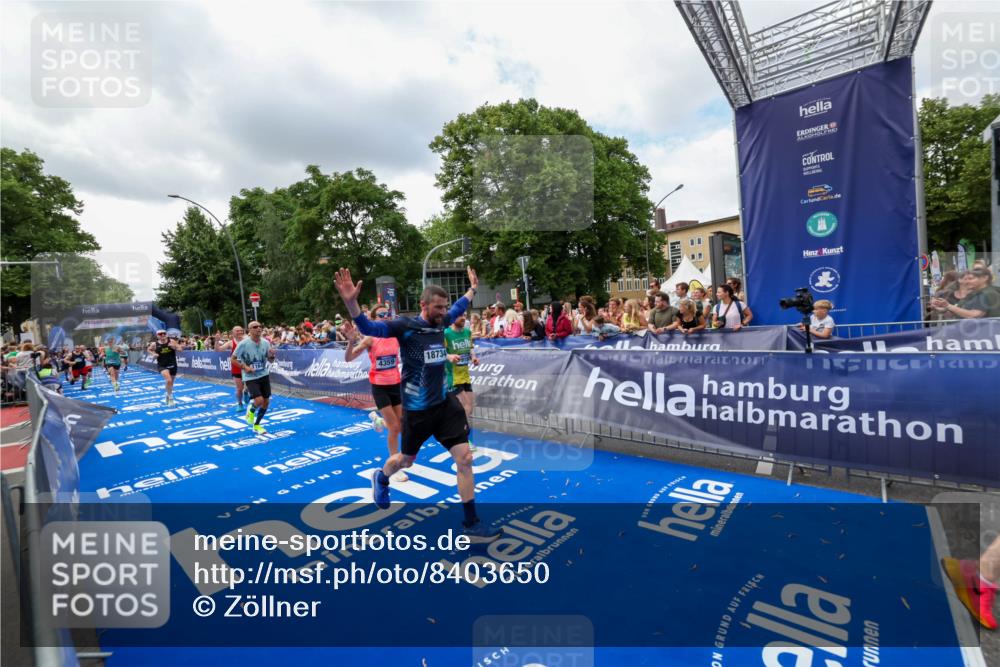 29.06.2025 - hella hamburg halbmarathon Zöllner http://msf.ph/oto/8403650 29.06.2025 10:39:08 Ziel 1164, 1445, 1803, 2262, 4359, 4759, 6682, 6686, 6687, 11447, 11619, 12137, 15556, 16656, 16820, 18734, 19151 meine-sportfotos.de